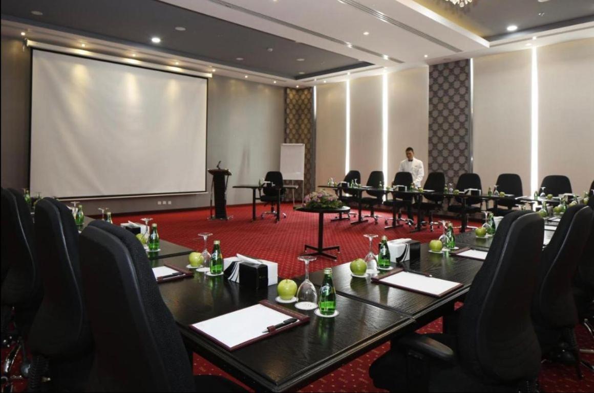 Warwick Al Jubail Hotel Eksteriør bilde