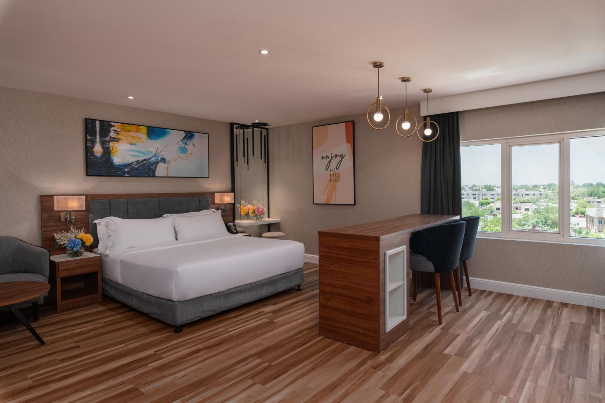 Warwick Al Jubail Hotel Eksteriør bilde