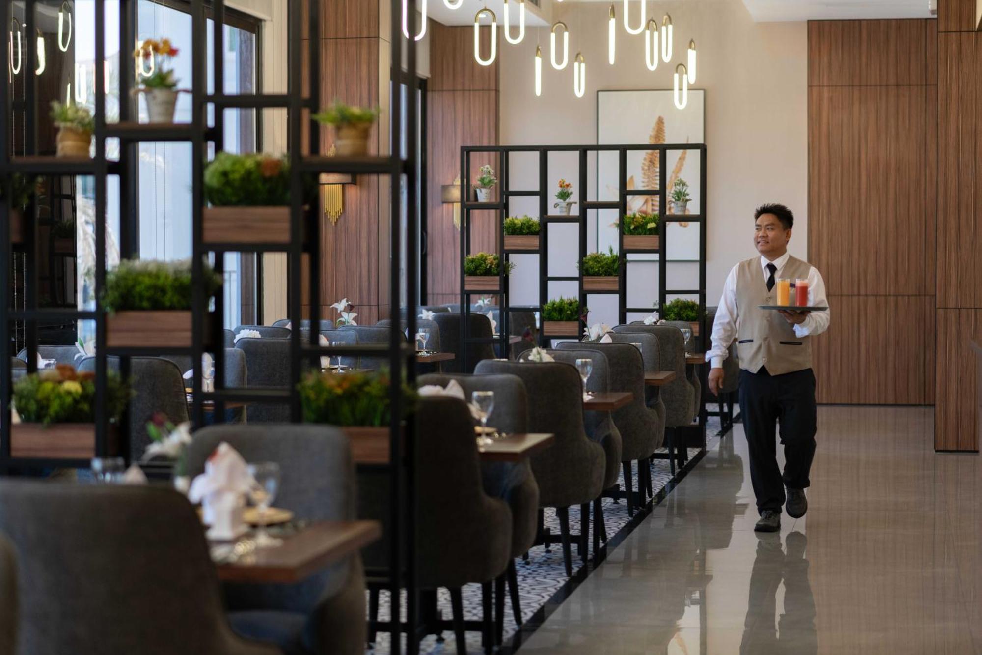 Warwick Al Jubail Hotel Eksteriør bilde