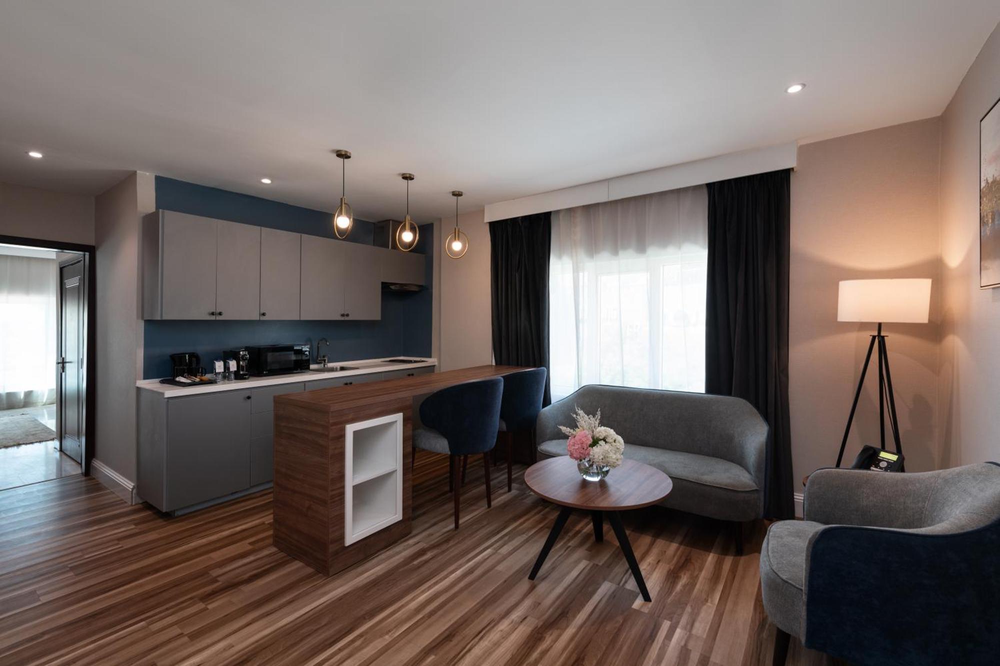 Warwick Al Jubail Hotel Eksteriør bilde