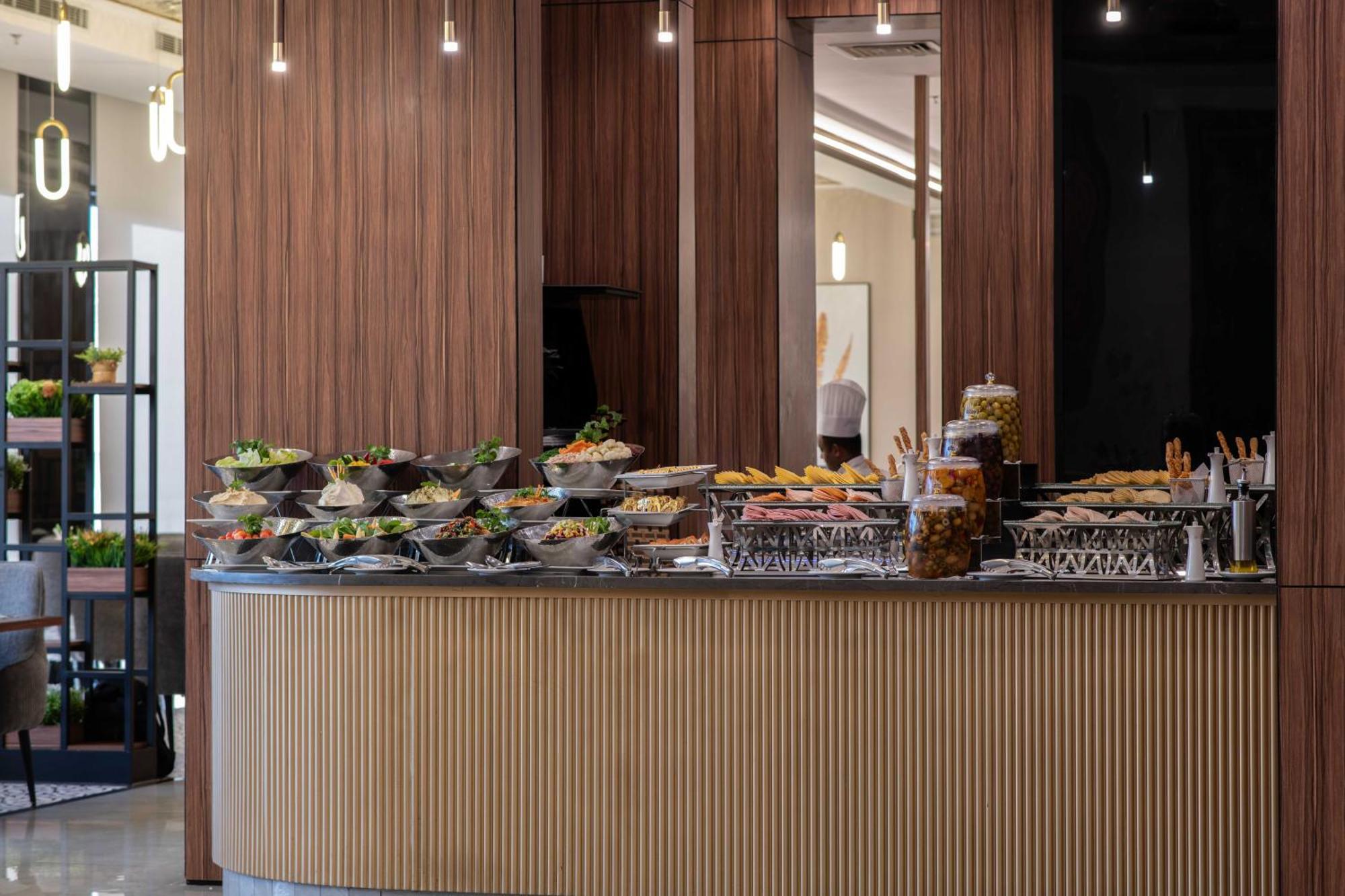Warwick Al Jubail Hotel Eksteriør bilde